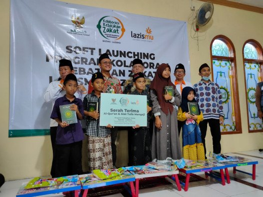 Article: JAWAB PERMASALAHAN KEMISKINAN, BAZNAS DAN LAZISMU GELAR SOFT LAUNCHING PROGRAM KOLABORASI KEBAJIKAN ZAKAT